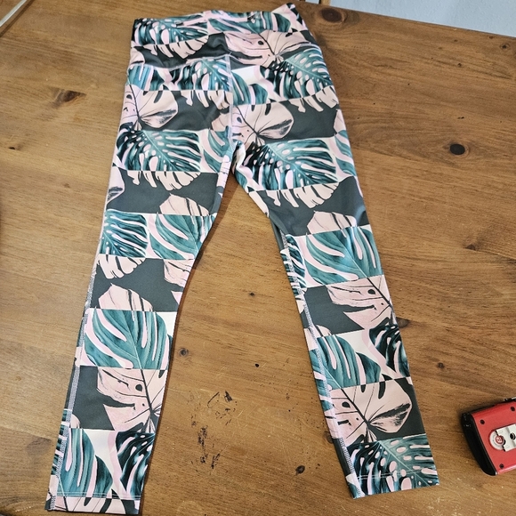 Nike Dry Fit Capri Leggings Botanical Print Size Small - Picture 4 of 10